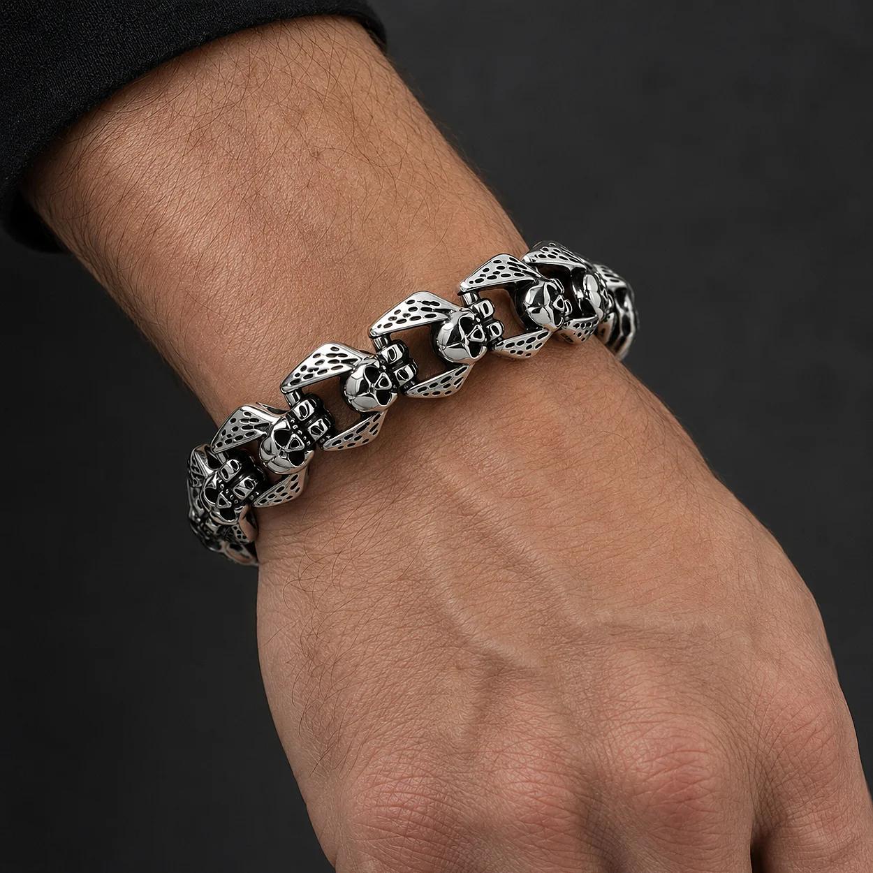 Men Bracelets with Skull Chain Design for Bold Style